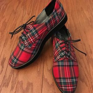 Abound Pointed-Toe Plaid Oxford